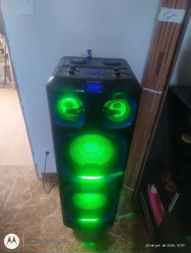 Vende se caixa de som torre (bluetooth/pen drive/rádio.am.fm/auxiliar/microfone) 