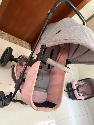 Carrinho cosco com bebe conforto e base