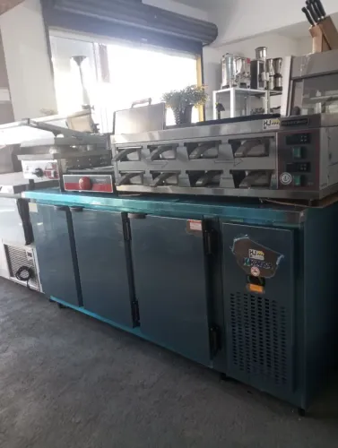 NZ. Balcão de serviço refrigerado inox 1,85m 3 portas KOFISA