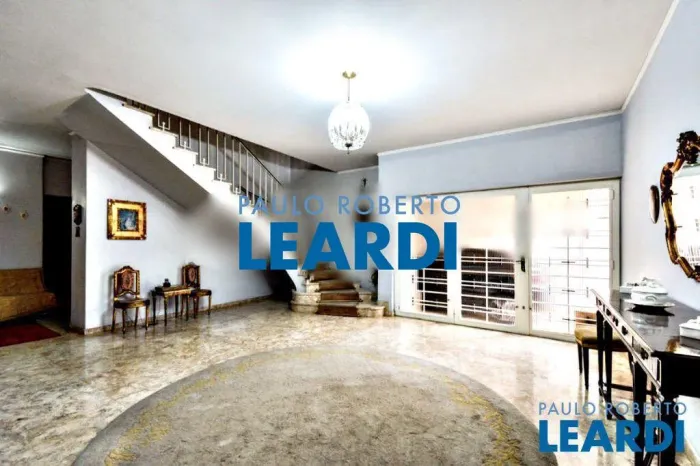 CASA ASSOBRADADA - JARDIM LUZITÂNIA - SP