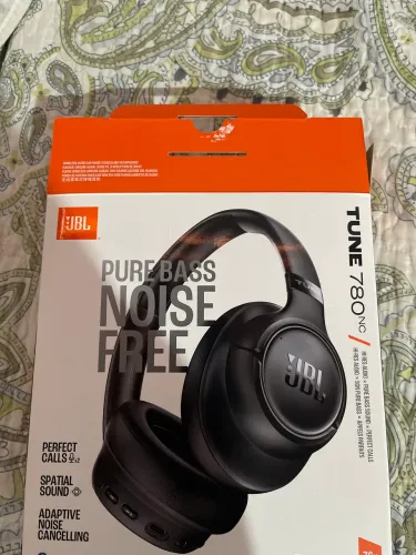 JBL TUNE 780NC