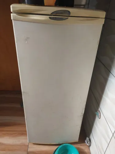 Vendo freezer barato