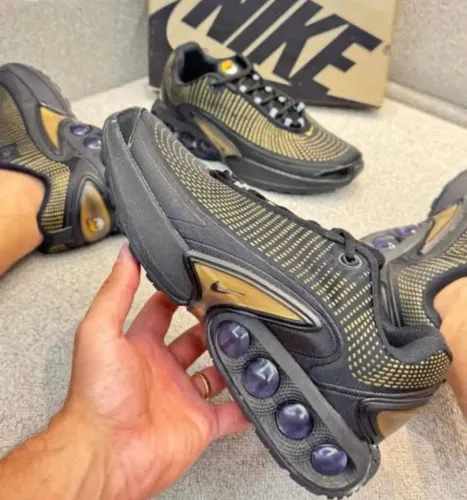 Tênis Nike caramelo com preto