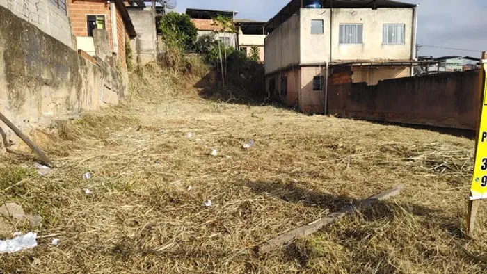 Terreno 300m Jóquei Clube Igreja,Fica 200m da Igreja católica, pronto para contruir