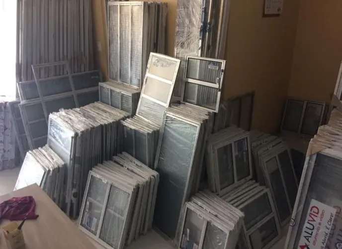 Janela Basculante Para Banheiro ou Cozinha