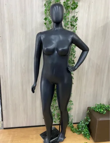 2 Manequins novo