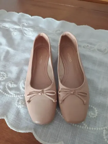 Sapatilha em couro Arezzo N°35