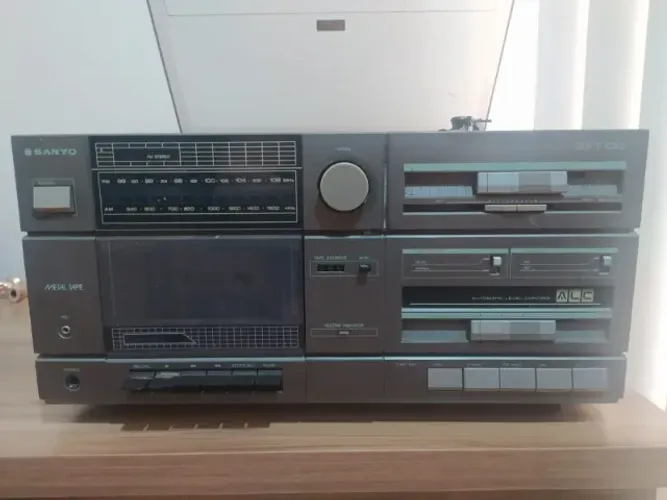 Aparelho de Som Sanyo GXT 100 - Toca Discos (Aceito Propostas e Trocas)