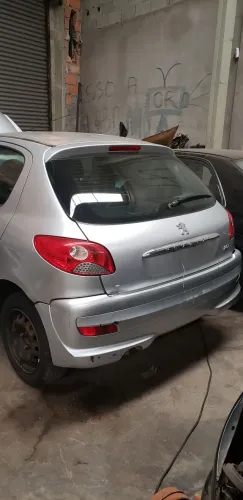 Sucata Peugeot 207 1.4 flex 2011 para retirada de peças 