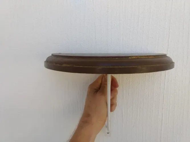 Peanha ou Suporte de Parede para Imagens ou Plantas