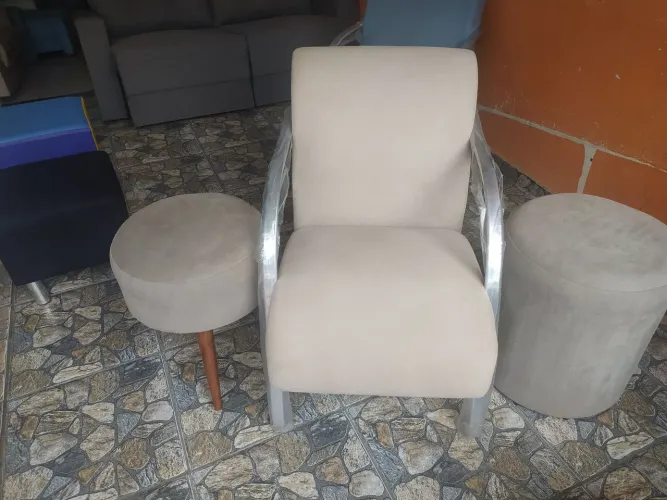 Poltronas e Puffs