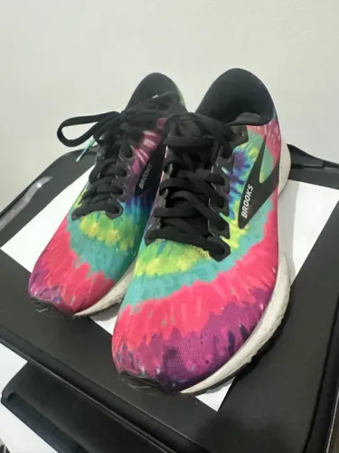 Tênis Brooks corrida 39