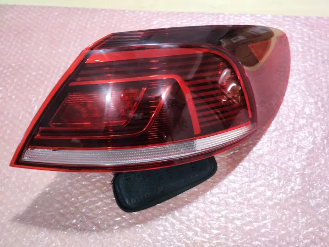 Lanterna direita canto Passat CC 2013 2016 original usada restaurada CD 283