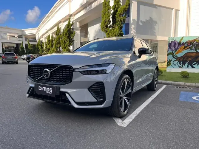 Volvo XC-60 T-8 Ultra Dark 2.0 AWD (híbrido) 2025