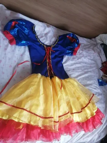 Fantasia Branca de Neve 
