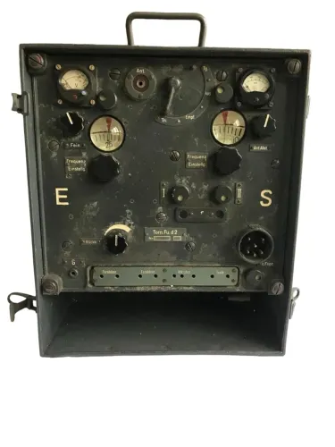 Rádio Segunda Guerra Mundial 1944 Antigo Torn. Fu.d 2 - Colecionador -Raridade no Brasil