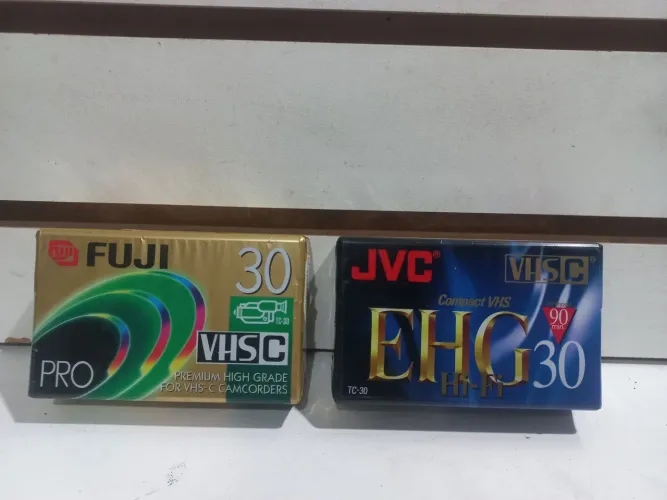 2 fitas FUJI TC e JVC TC 30 lacrada