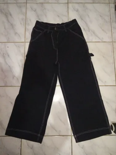 Calça Feminina Preta com Detalhes