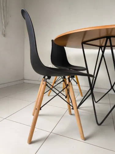 Jogo de Cadeira Eiffel preta