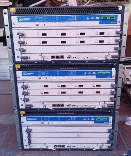 chassi Plataforma de roteamento universal Juniper MX240