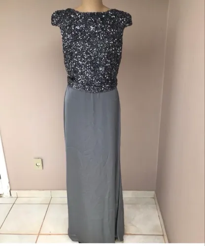 Vestido longo cinza de paetês