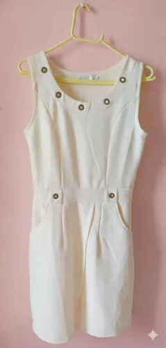 Vestido de tubinho modelo reto