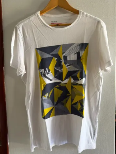 Camiseta Branca Estampada, Aramis, tamanho P