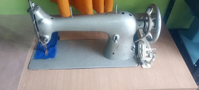 Máquina de costura Singer reta industrial