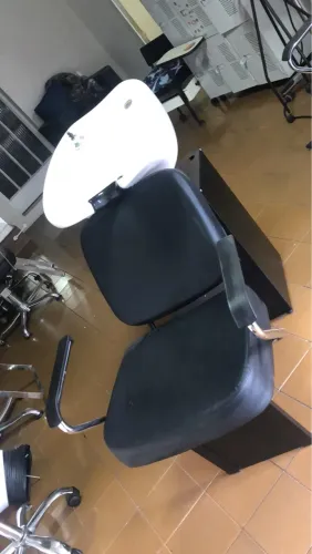 Poltrona e lavatorio para salão de beleza e barbearia