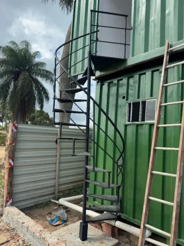 Escada Caracol em Metal para Construção