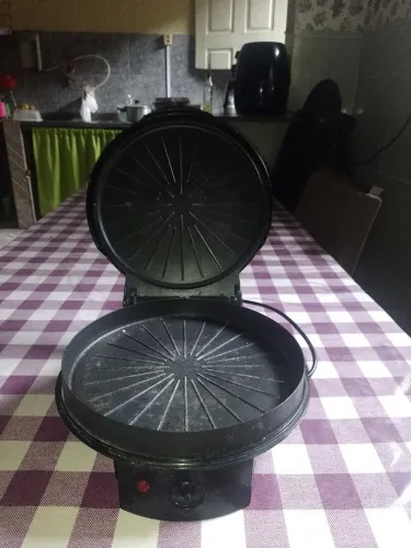 GRILL DUAL MULTIUSO BRITÂNIA R$ 100