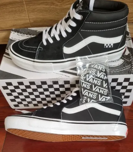 Tênis Vans Modelo skate Grosso Black / White