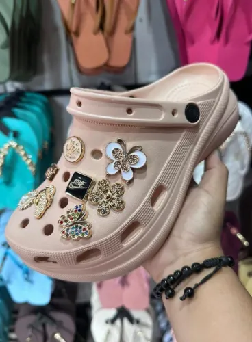 Crocs plataforma feminina 