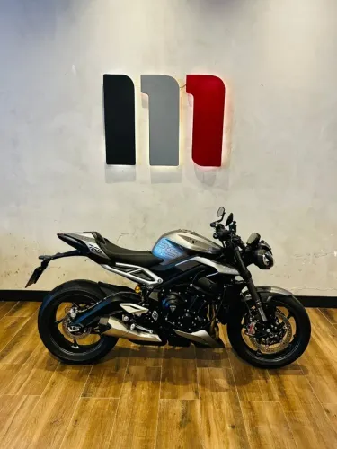 STREET TRIPLE 765 RS 2023