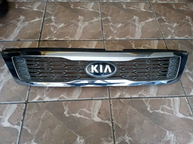 Grade Kia Carnival