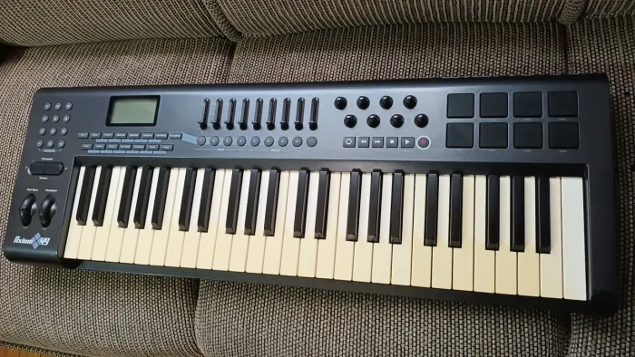 Controlador M - Audio Axiom 49 seminovo