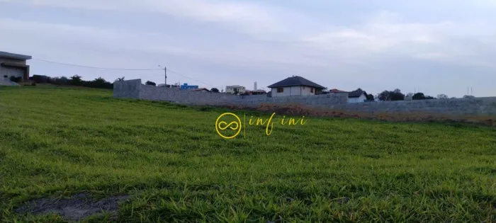 Terreno de Condomínio à venda, 800 m² por R$ 240.000 - Condomínio Village Araçoiaba - Araç