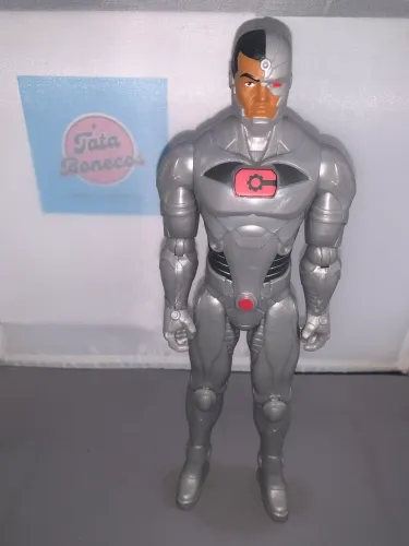 Boneco cyborg Dc hasbro 30 cm todo articulado 