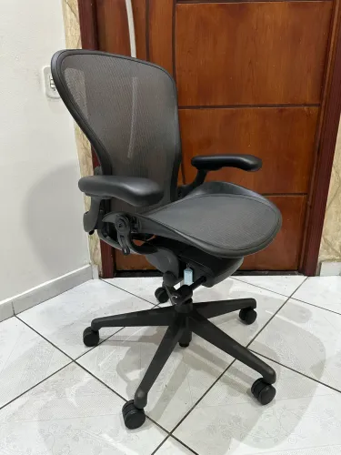 cadeira herman miller new aeron B + frete grátis sp capital 