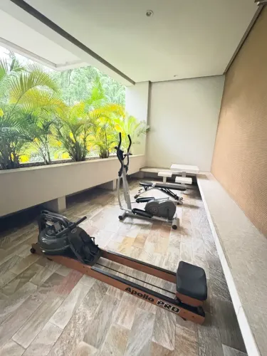 Excelente Flat em frente ao metro, varandao vista Cristo, vaga e arrumação diaria inclusa