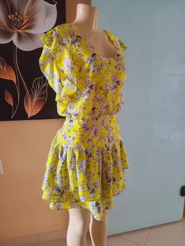 Vestido floral amarelo