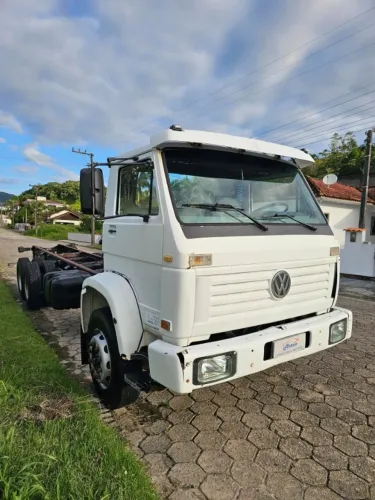 Volks 16.200 Ano 2000 no chassi motor cummins 6 cilindros 6 marchas reduzido