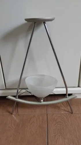 Lustre em vidro fosco e alumínio 