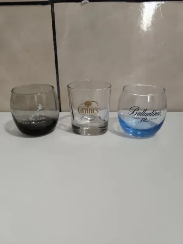 Kit com 3 copos importados diageo