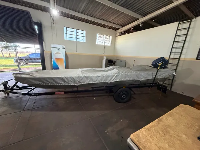 Semi chata piapara FLUVIMAR , 6 m , motor 30 yamaha com partida eletrica 2025 