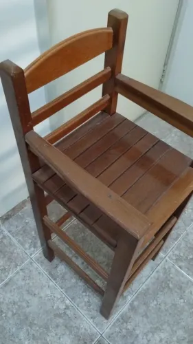 Cadeirinha de criança em madeira Oferta 