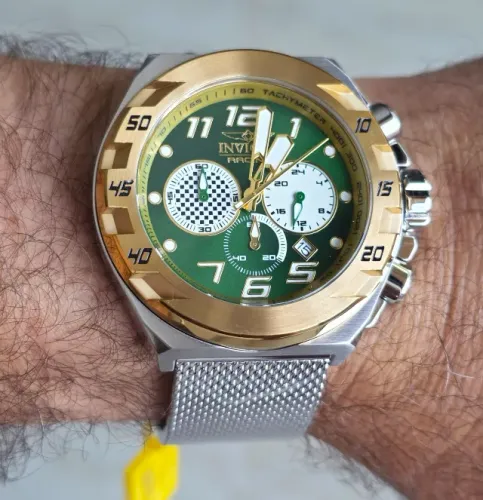 Relógio Invicta Racing Dourado Verde Mesh zerado no plástico.