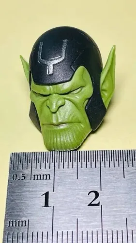 Cabeça Altura 2,5 cm (p/ custom do Vilão Ming Defensores da Terra) p/bonecos 15 cm a 17 cm