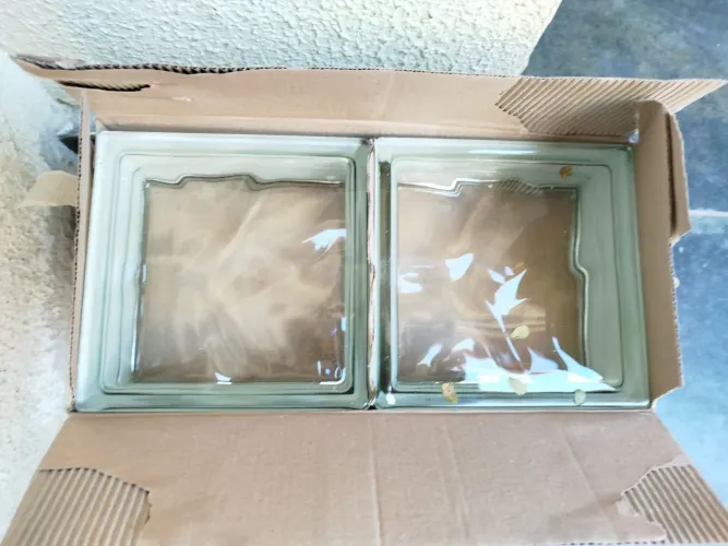 Tijolos de vidro 19x19cm nunca usados + argamassa própria para assentamento, 5kg (nova)