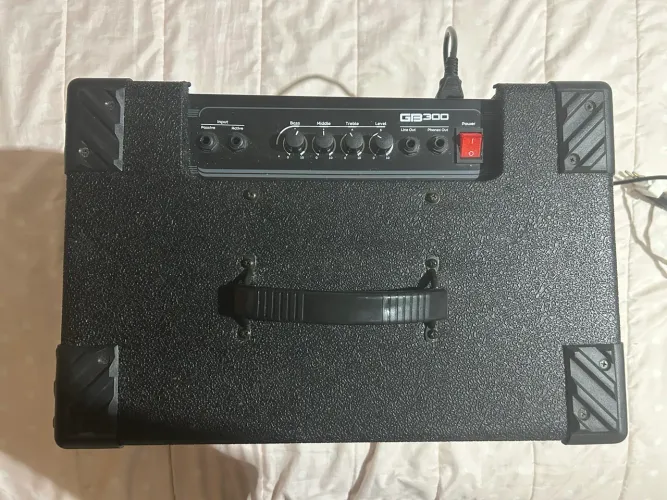 Amplificador De Baixo Borne Go Bass 80w Estudo Cubo Gb300 Cor Preto 110V/220V